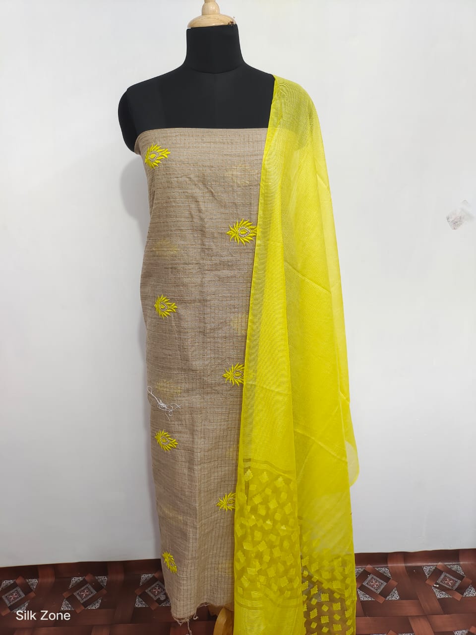 Handloom suit SILK ZONE