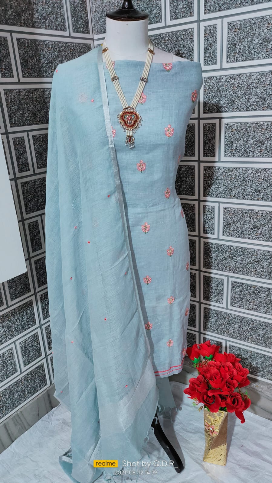 Linen embroidery suit SILK ZONE