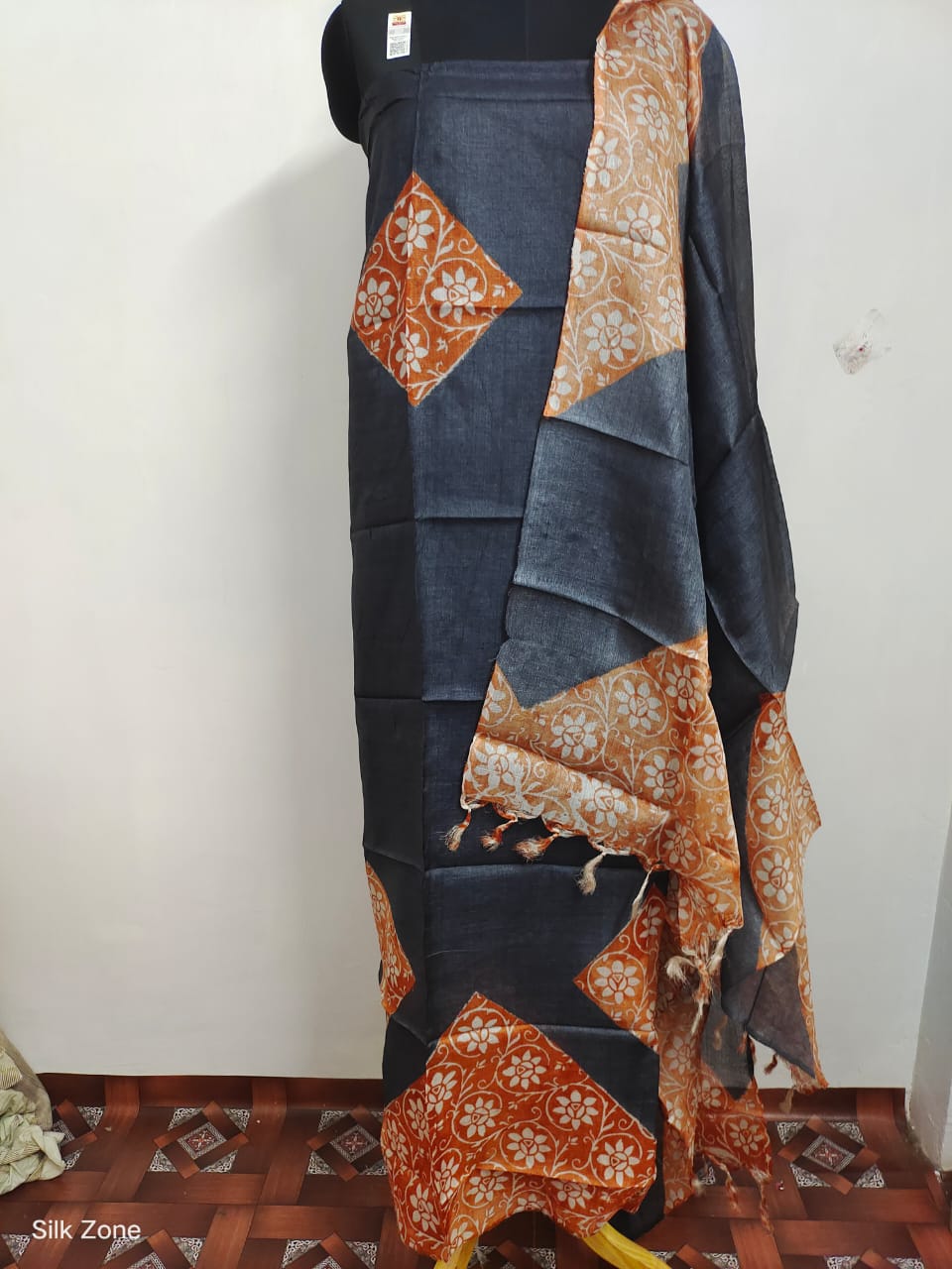 Tussar Silk print Suit