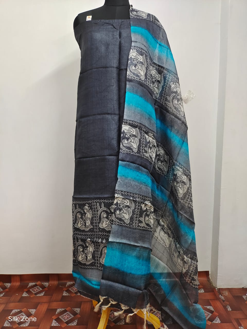 Tussar Silk print Suit