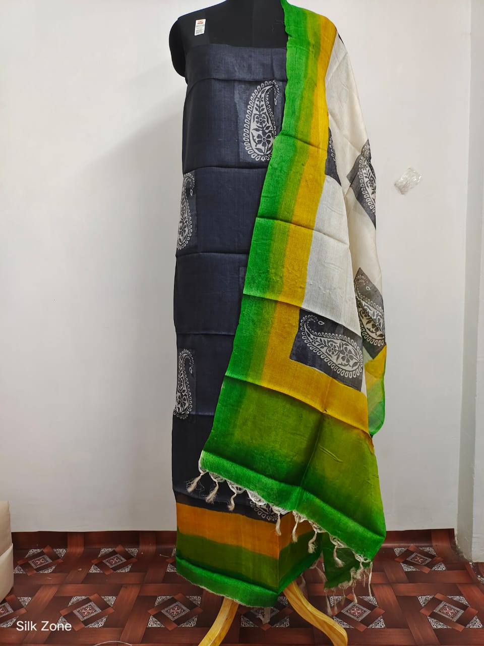 Tussar Silk print Suit