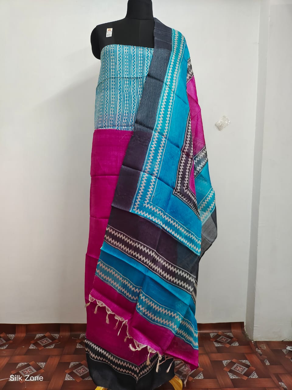 Tussar Silk print Suit